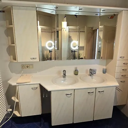 Aussergewoehnliche 5 Penthouse In Apartamento Kehl