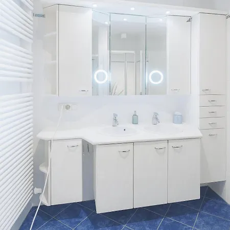 Aussergewoehnliche 5 Penthouse In * Kehl